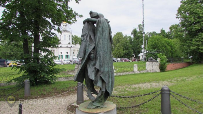 Памятник "Мастеру и Маргарите" М.А. Булгакова. Где он?
