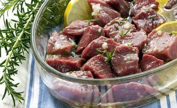 Как правильно мариновать мясо (3 лучших рецепта шашлыка)