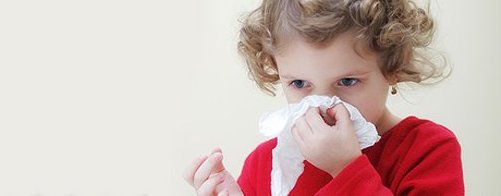 Кровь из носа: причины и оказание первой помощи