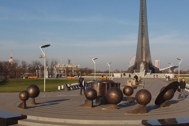 Памятники в Москве, сделанные с ошибками
