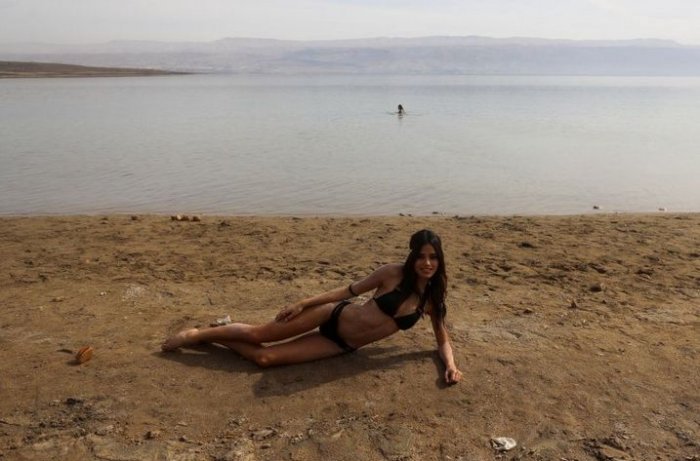 Мисс Вселенная 2021 - фотосессия на побережье Мёртвого моря