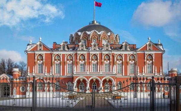 Экскурсии в Петровский Путевой дворец в Москве