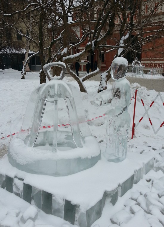 Скульптуры из льда в Москве (ФОТО)