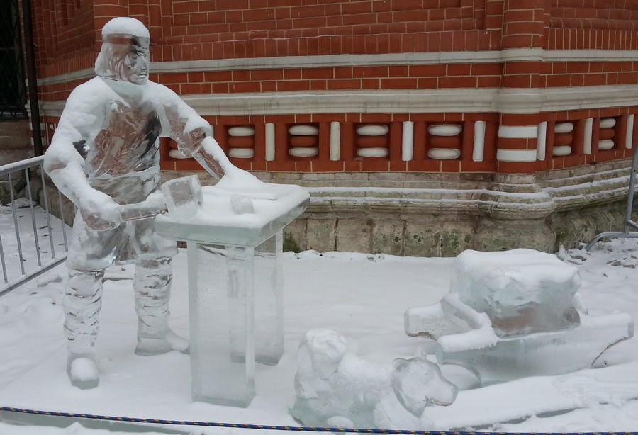 Скульптуры из льда в Москве (ФОТО)